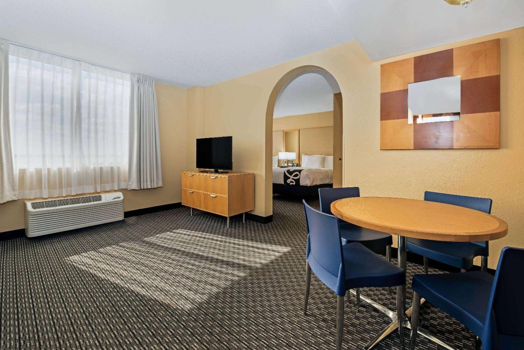 La Quinta By Wyndham West Palm Beach Airport Exterior photo
