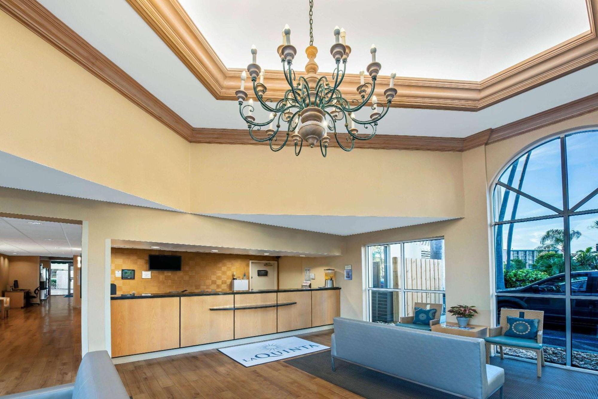 La Quinta By Wyndham West Palm Beach Airport Exterior photo