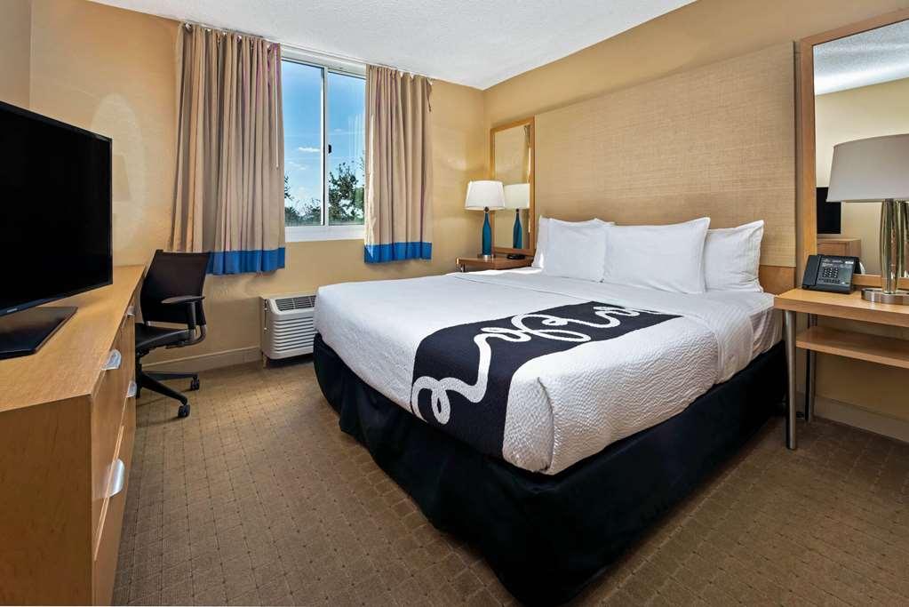 La Quinta By Wyndham West Palm Beach Airport Room photo